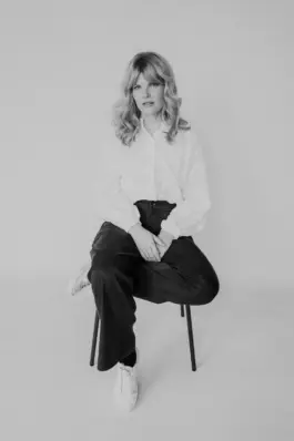 Professionelles Businessporträt einer Kommunikationsdesignerin 