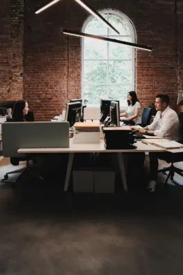 Professionelles Business Shooting im Architekturbüro 3bStoff. 