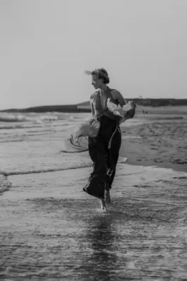 Authentische Portfolioaufnahmen eines Models beim Personal Branding Fotoshooting 