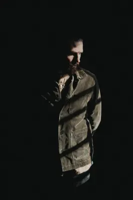 Porträt eines Mannes im natürlichen Licht - Fotografin im Saarland 